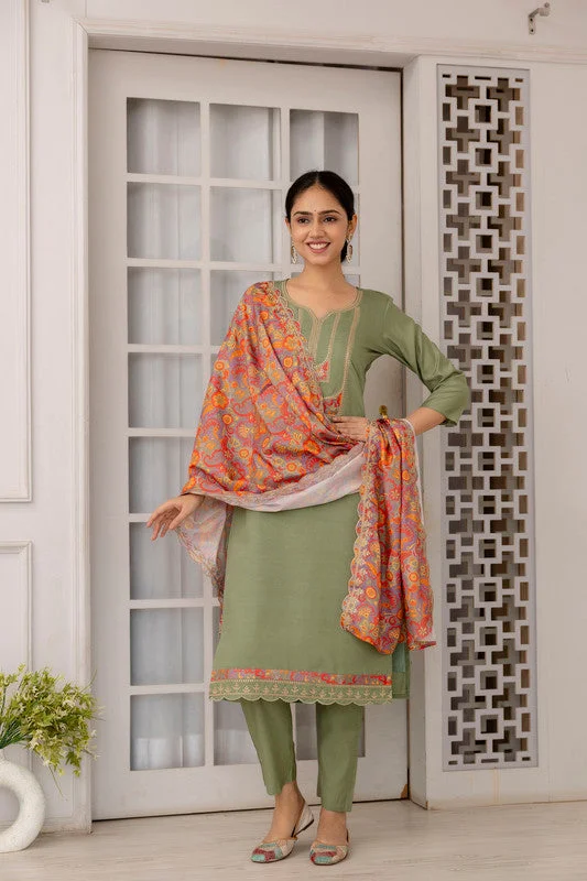 Malishka Women's Viscose Yoke Design Solid Straight Kurta Pant With Dupatta Fashionable Sporty Pants