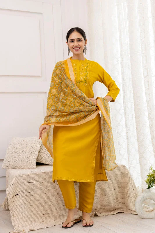 Malishka Women's Viscose Yoke Design Solid Straight Kurta Pant With Dupatta Casual Drawstring Pants