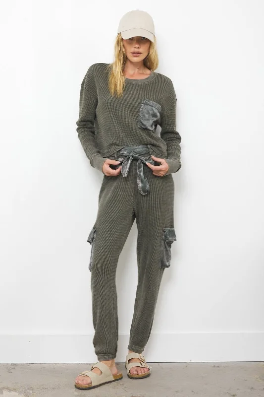 DAKOTA CARGO POCKET PANT Trendy High-Waist Trousers