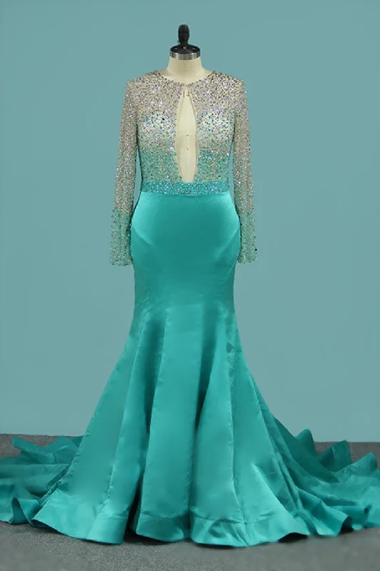 Sexy Open Back Prom Dresses Mermaid Scoop Long Sleeves Satin