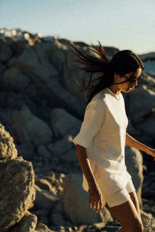 MINIMAL EMBLEM OVERSIZED T-SHIRT - OFF WHITE