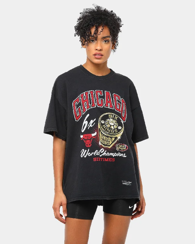 Mitchell & Ness Men's Vintage Chicago Bulls Bling Rings Short Sleeve T-Shirt Black