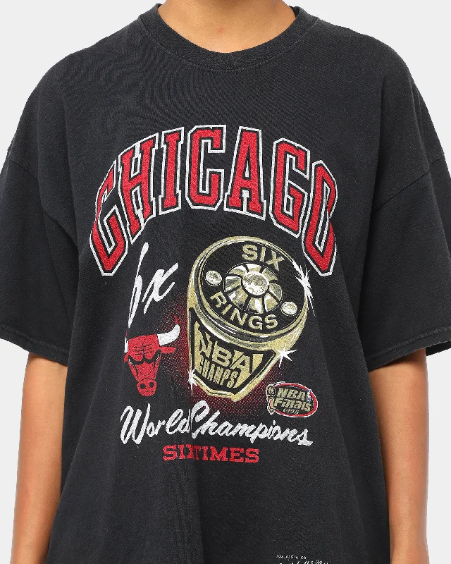 Mitchell & Ness Men's Vintage Chicago Bulls Bling Rings Short Sleeve T-Shirt Black