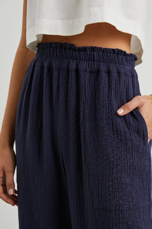 LEON CROP PANT - NAVY