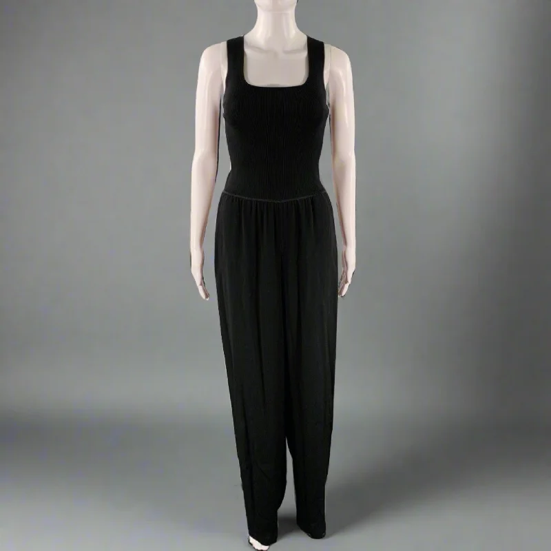 THEORY Size S Black Rayon Blend Tank Jumpsuit White jumpsuit, Chic, Elegant, Summer wear THEORY Size S Black Rayon Blend Tank Jumpsuit White jumpsuit, Chic, Elegant, Summer wear